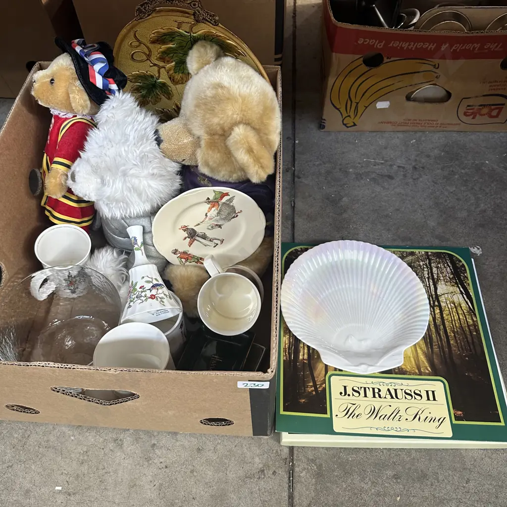 records, Wedgwood shell dish, teddy bears etc Image 1++