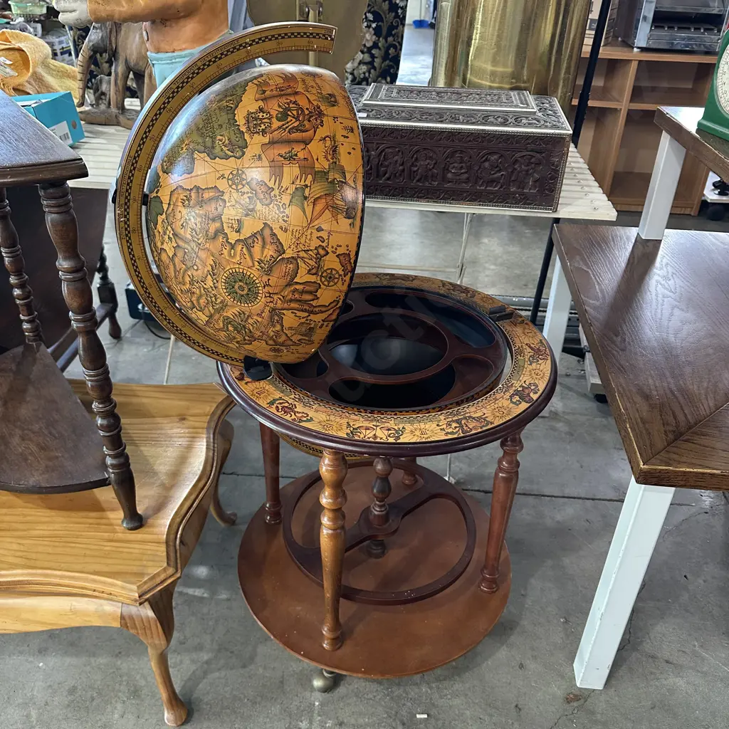 Globe drinks unit Image 1++
