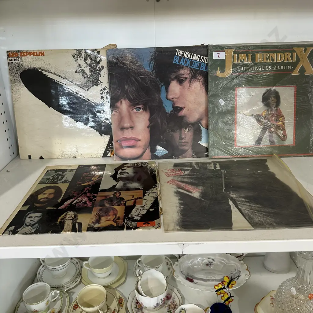 5 records Image 1++