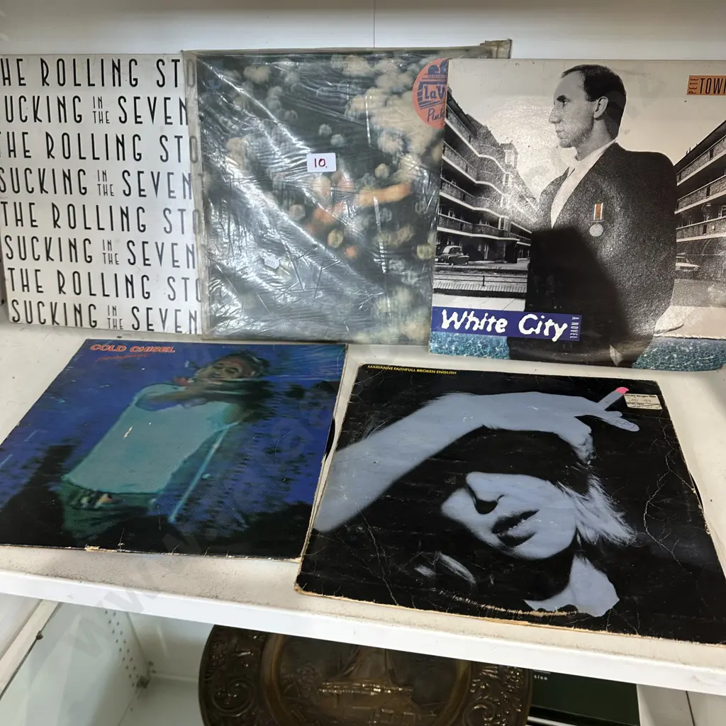 5 records Image 1++
