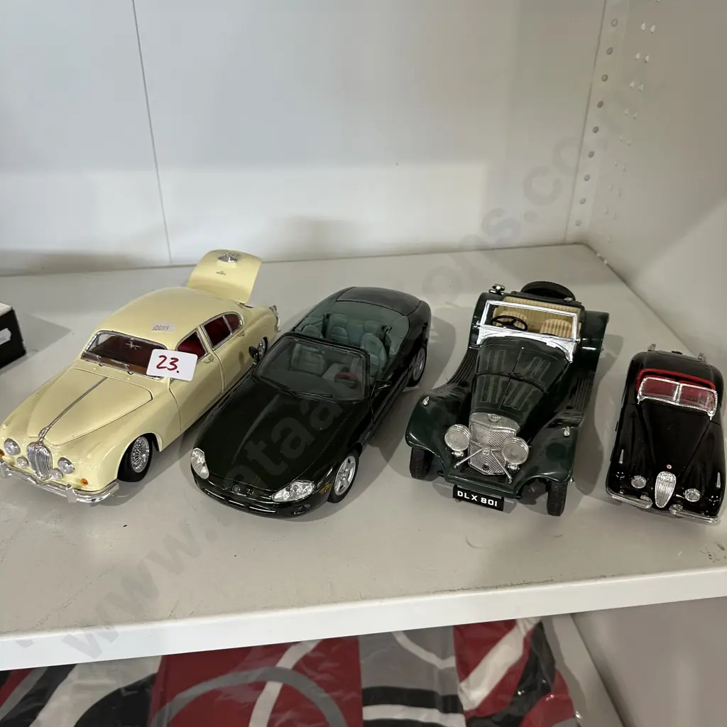 4 vintage model cars Image 1++