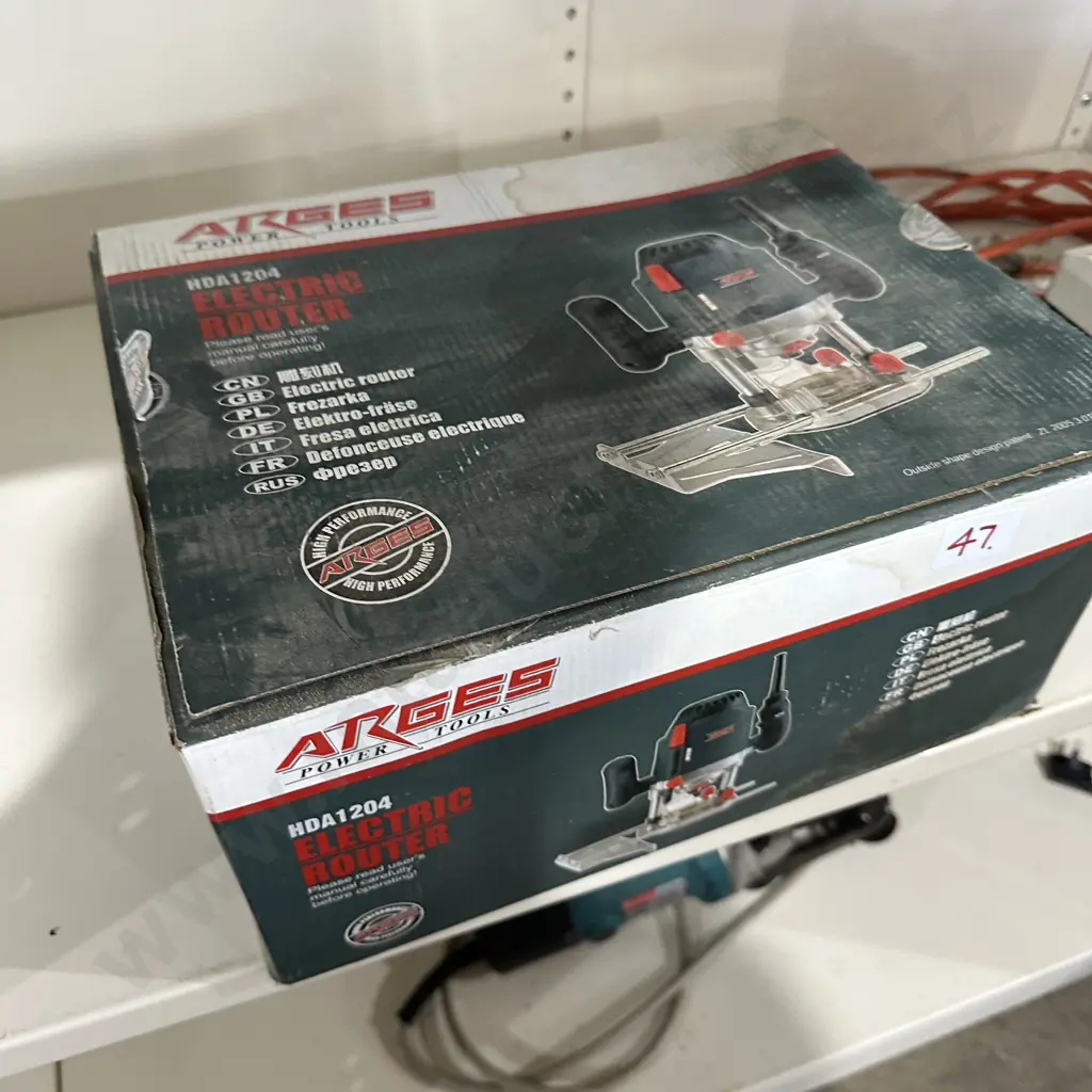 Boxed Router Image 1++