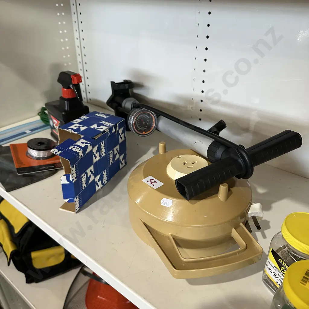 Shelf lot tyre pump,boxed laundry taps etc Image 1++