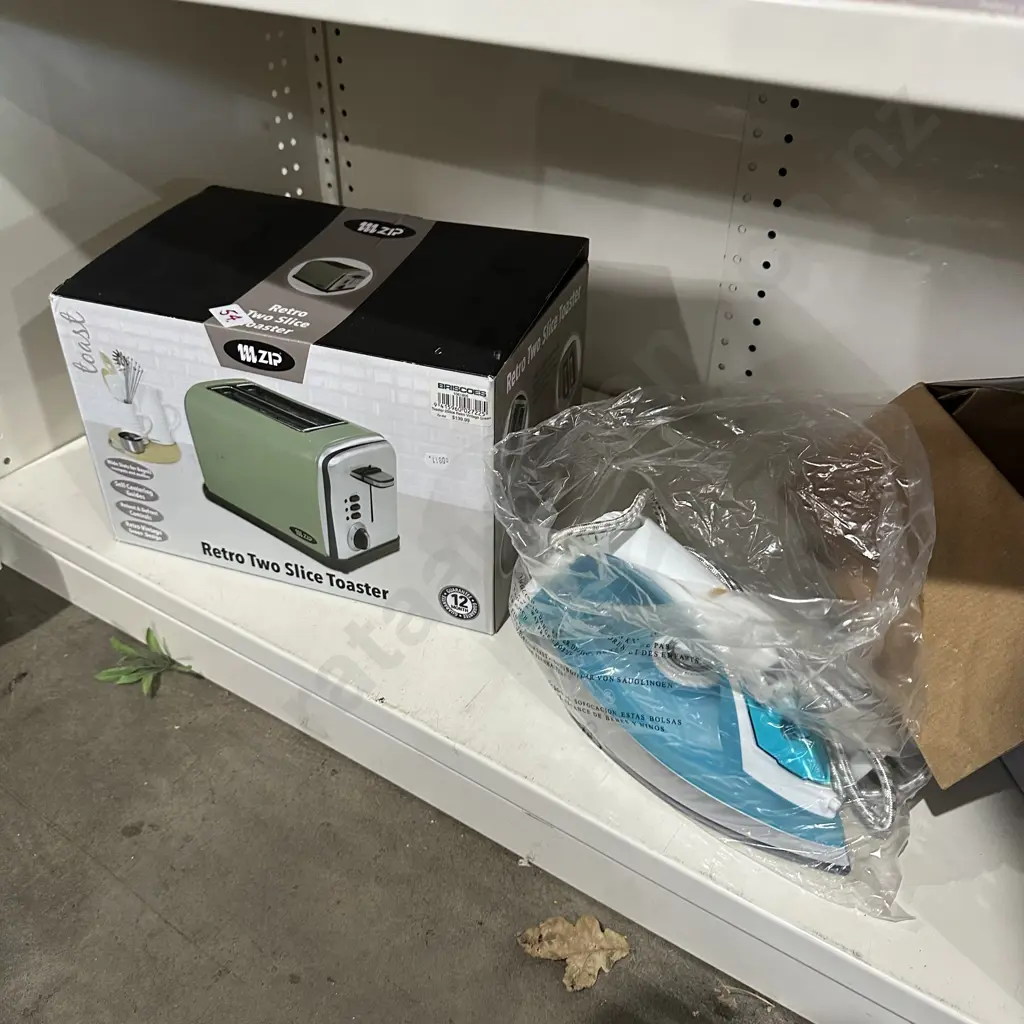 Boxed new toaster and steam iron Image 1++
