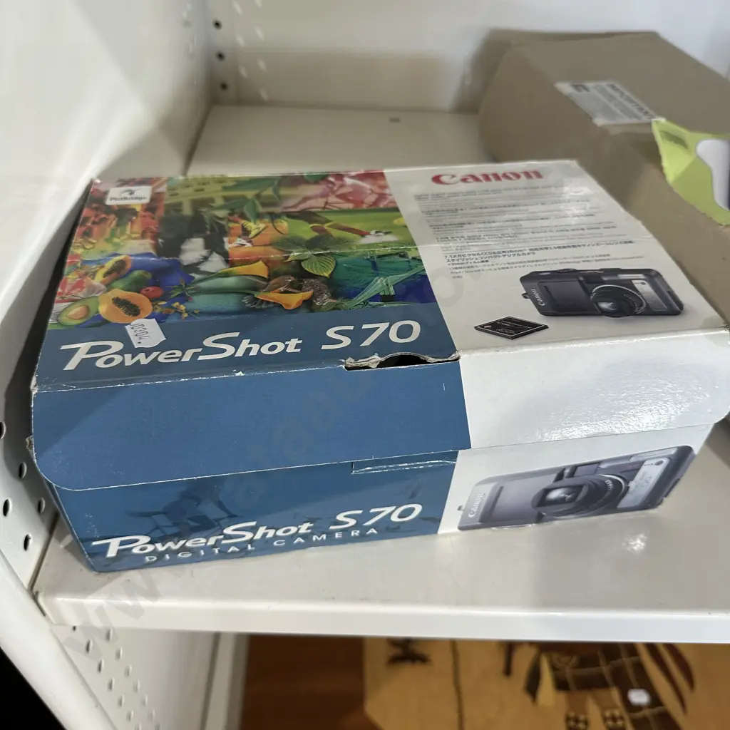 Boxed Canon camera Image 1++