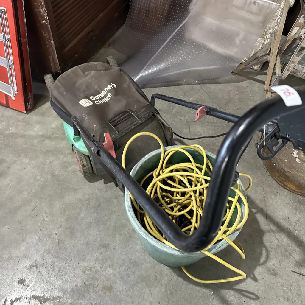 Electric mower,bucket and lead Image 1++