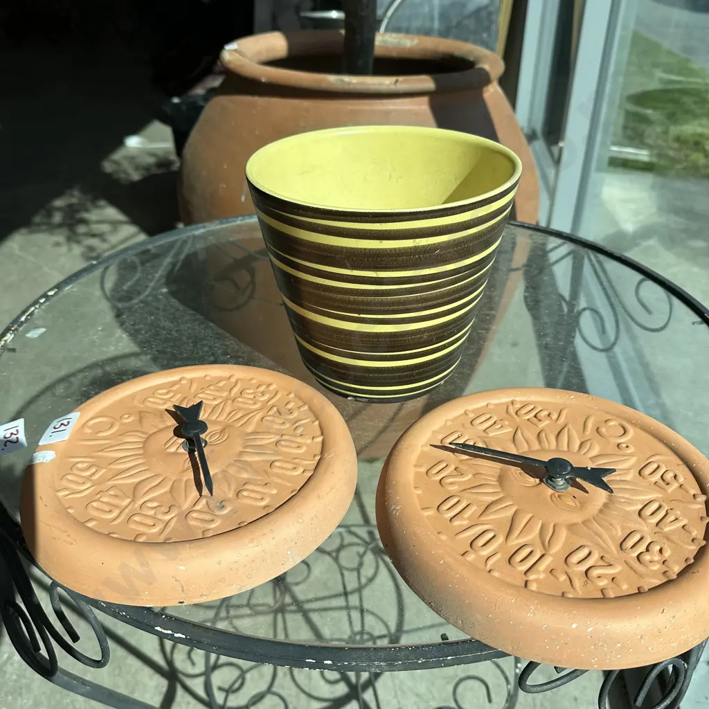 vintage planter plus 2 temp dials Image 1++