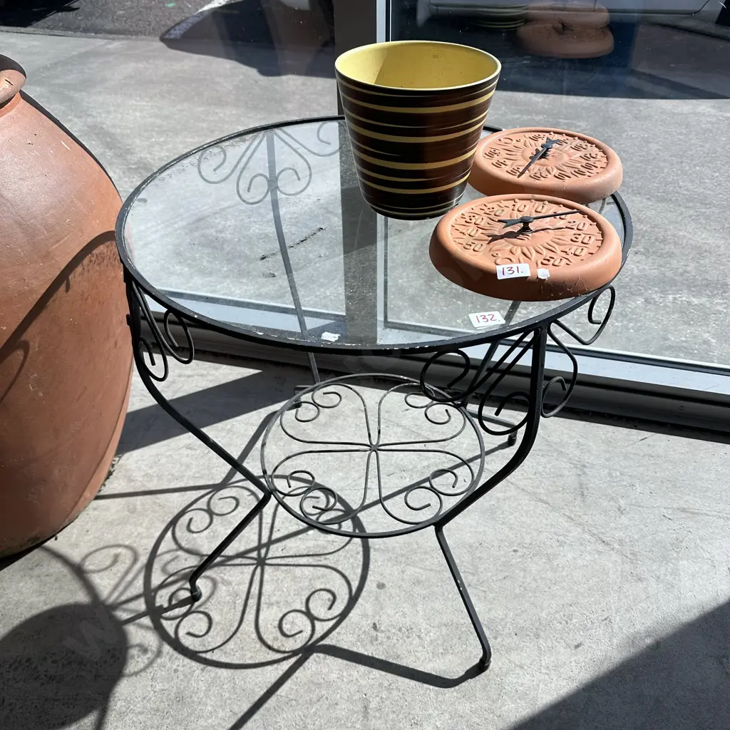 Patio table Image 1++