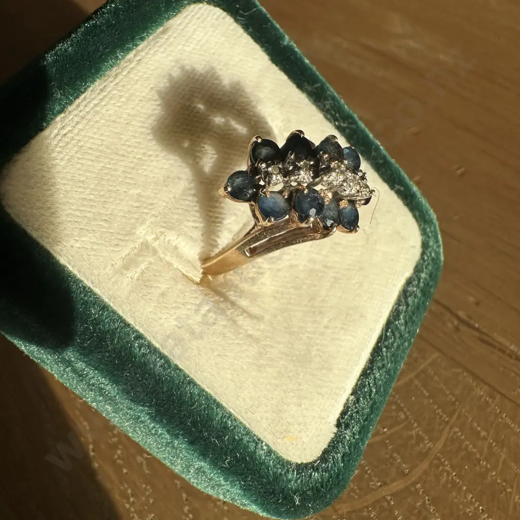 Vintage sapphire and diamond  10ct gold ring Image 1++