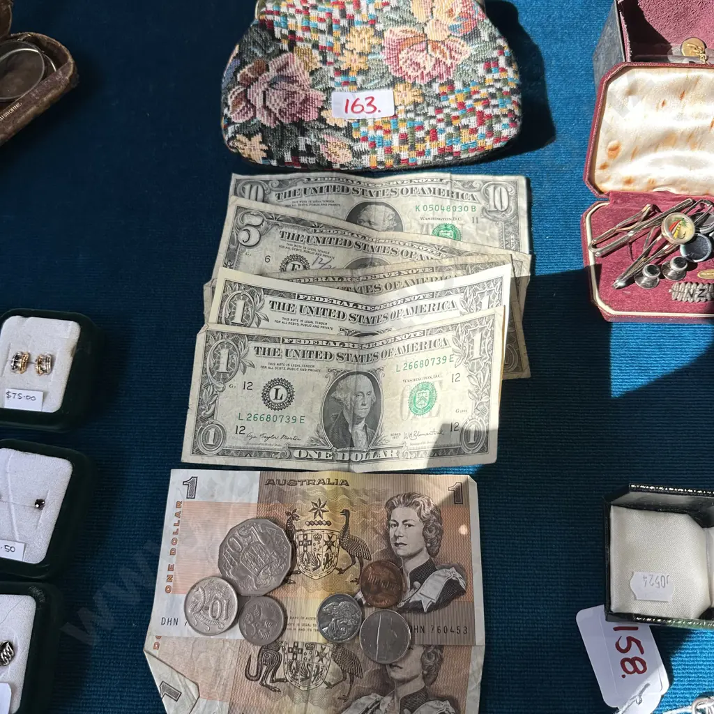 American & Australian money plus purse Image 1++