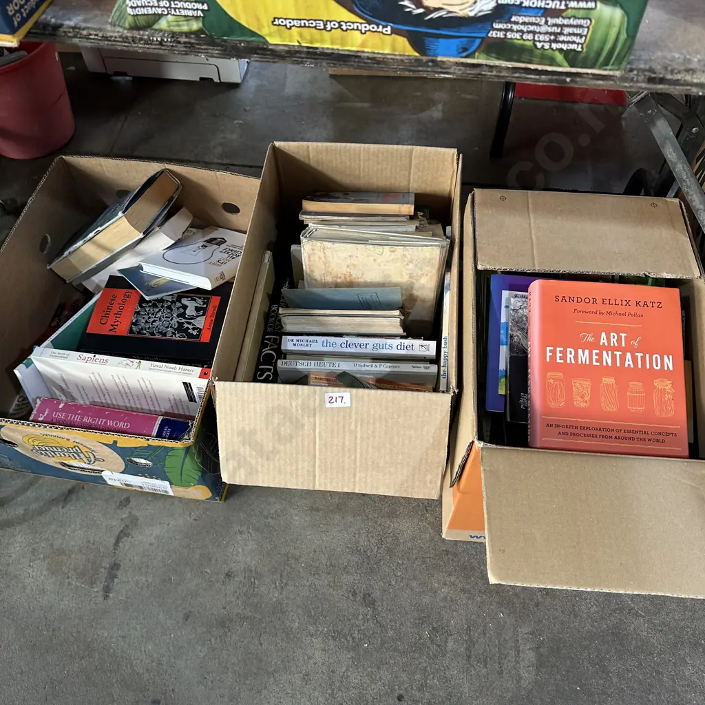 3 boxes books Image 1++