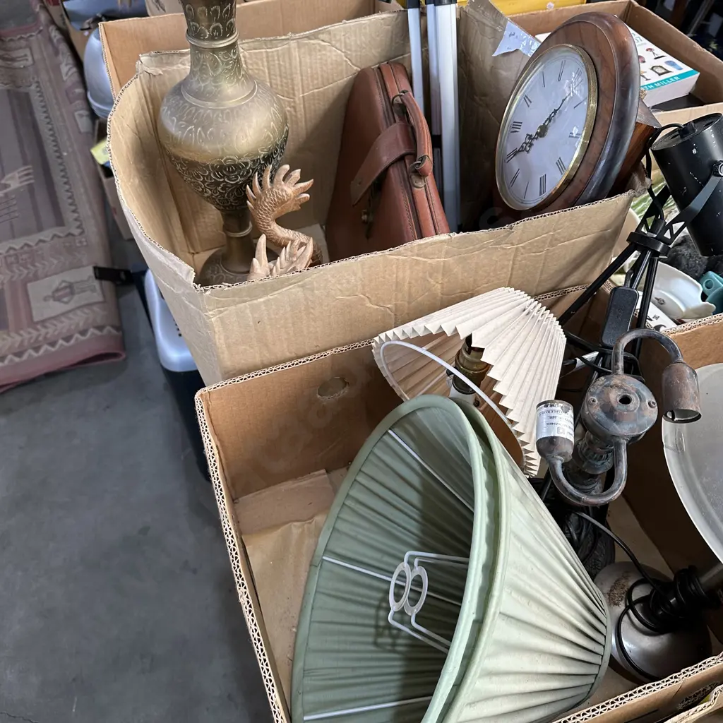 2 box large brass vase , lamps etc Image 1++