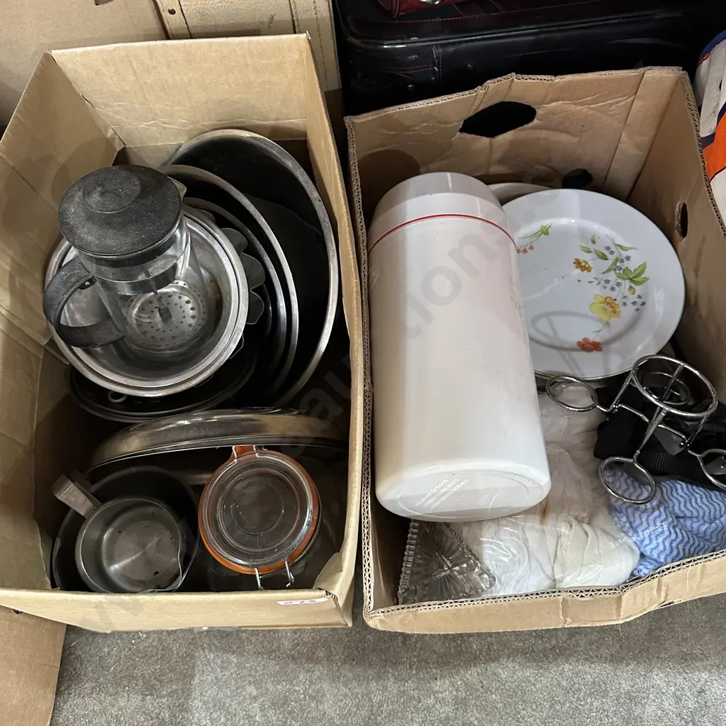 2 box mixing bowls etc Image 1++