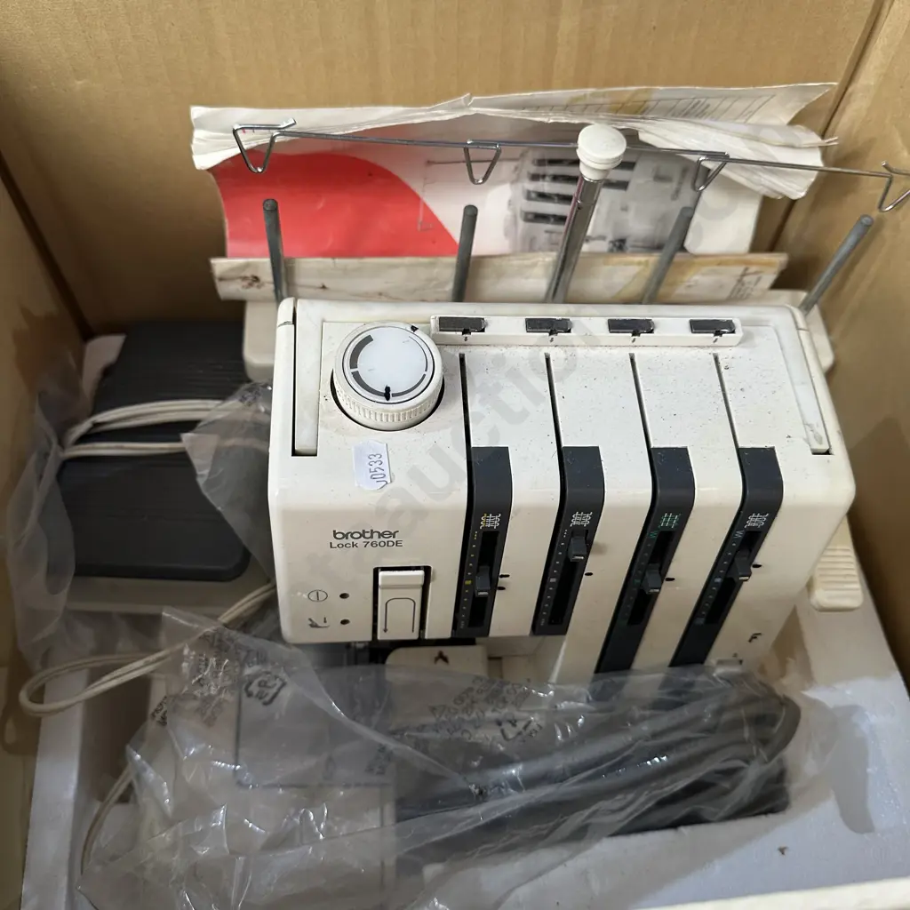 Brother 760DE overlocker Image 1++
