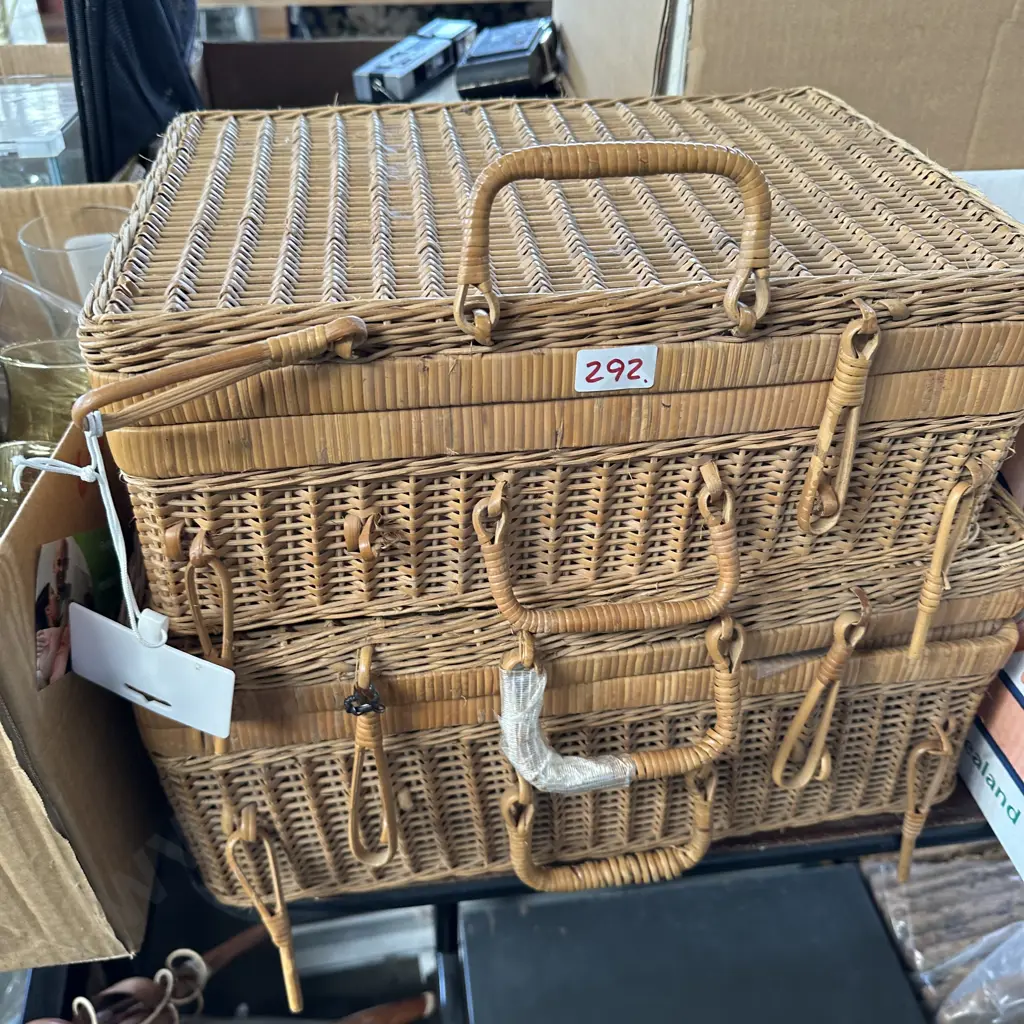 2 sewing baskets and contents Image 1++