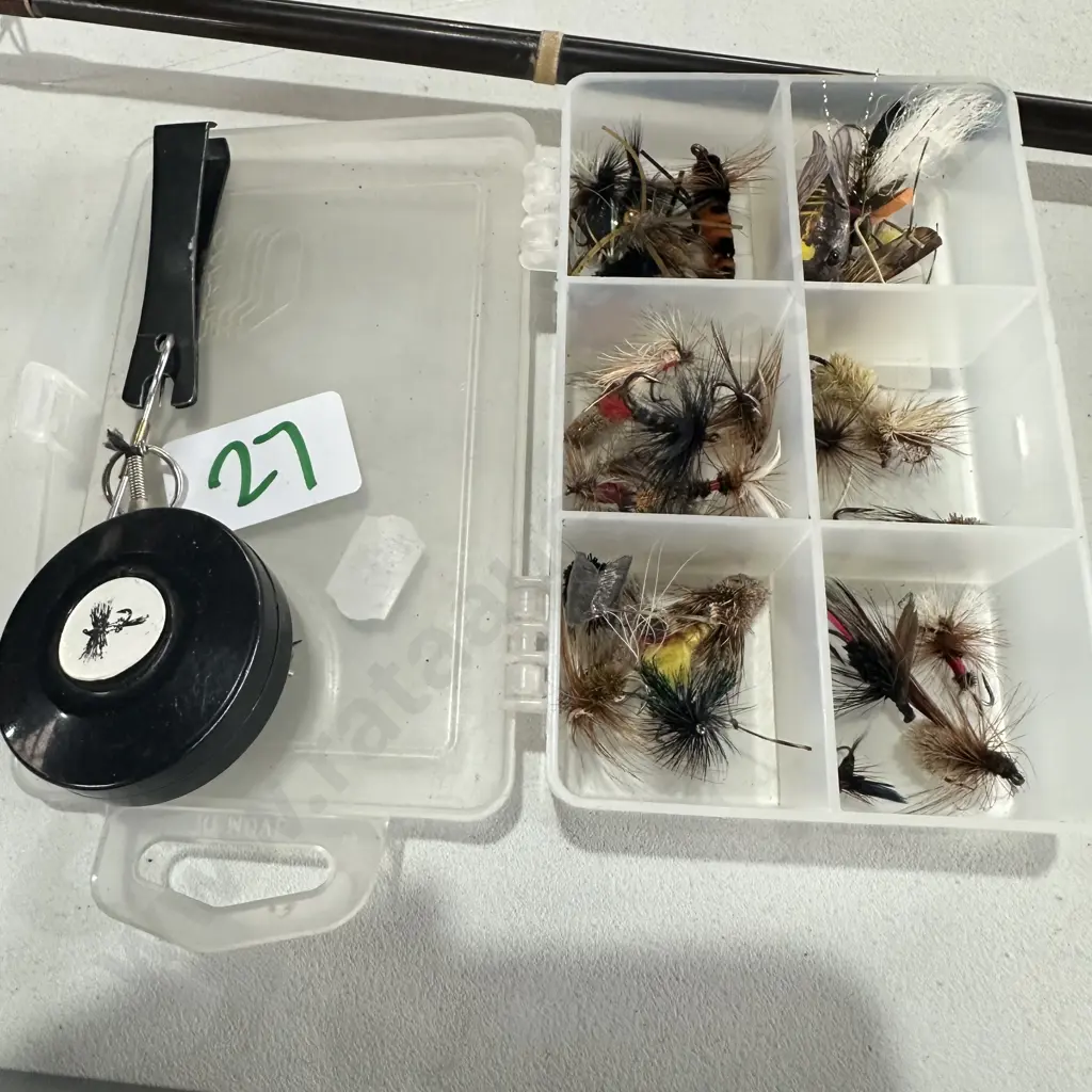 Plano fly box and contents Image 1++