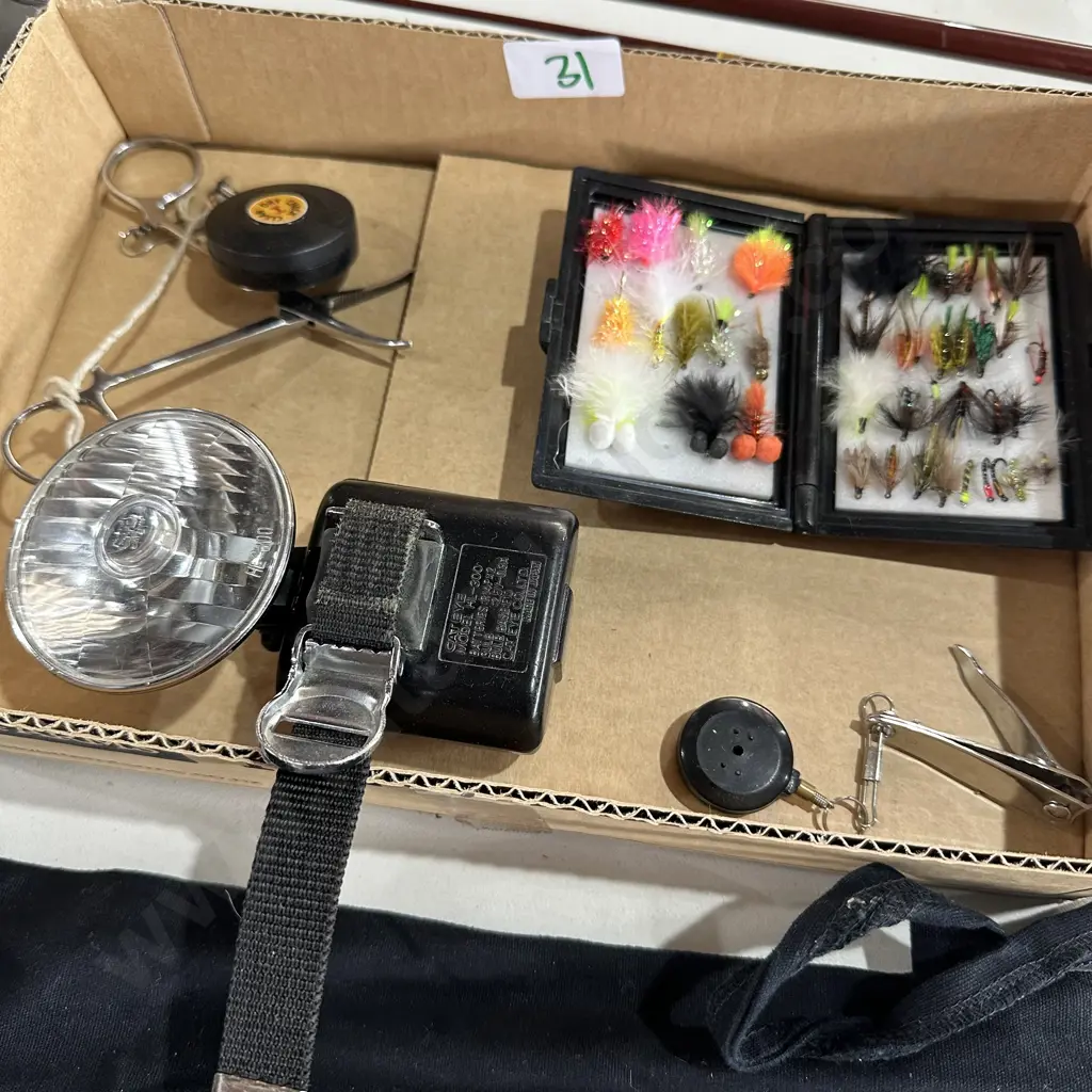 Cats eye, fly box etc Image 1++