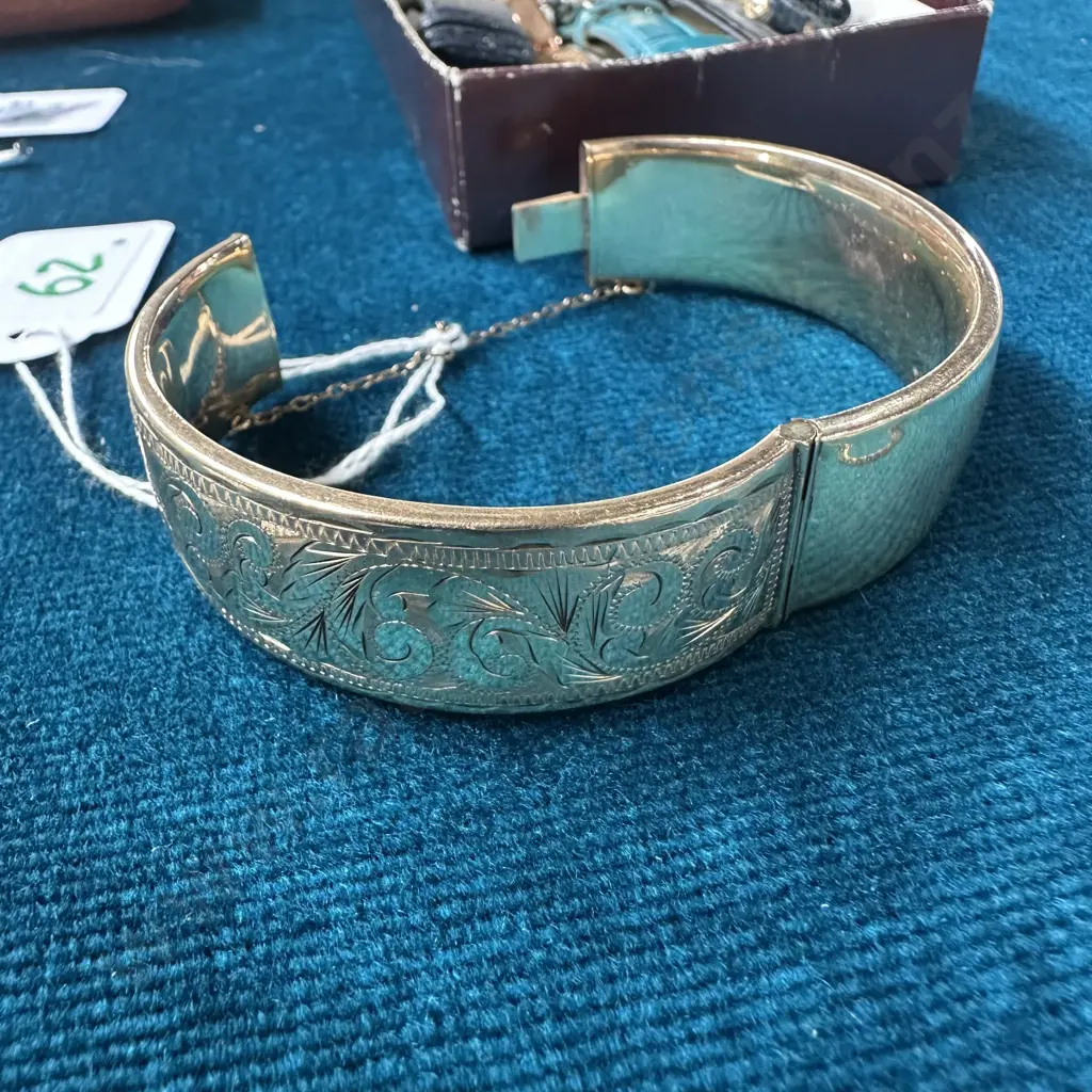 9ct gold bracelet (metal core) Image 1++