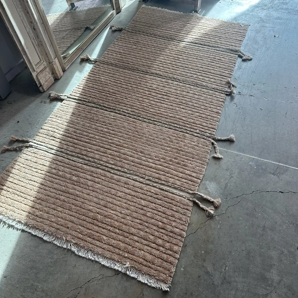 Woolen tasseled rug 2200 x 1200 Image 1++