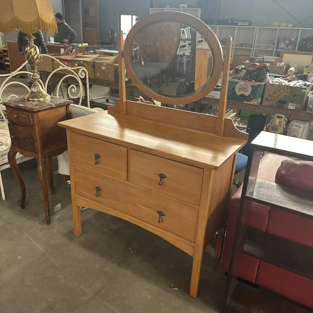 Tidy restored Rimu dressing table Image 1++