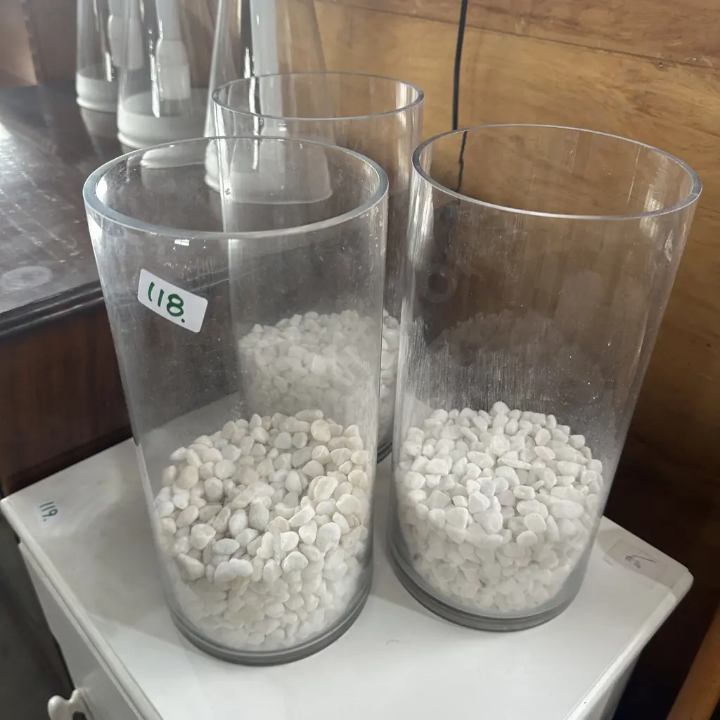 3 x glass vases Image 1++