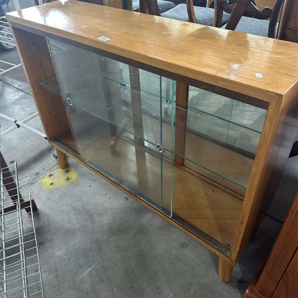 glass front cabinet Image 1++
