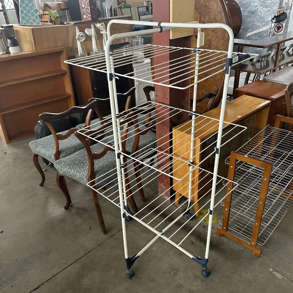 clothes horse Image 1++
