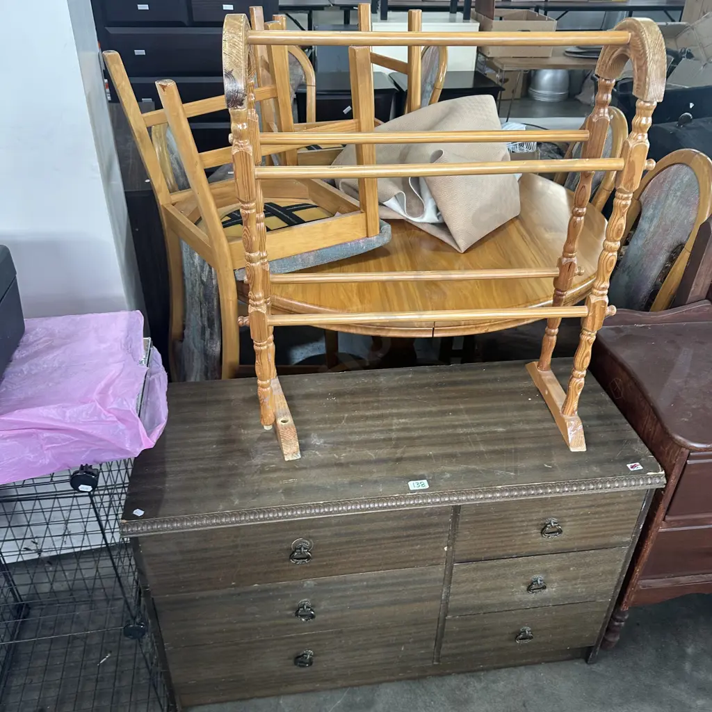 Lowboy and towel rack- average Image 1++