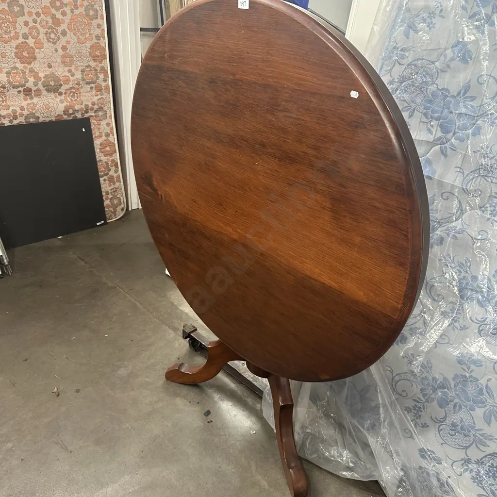 tilt table- excellent condition Image 1++