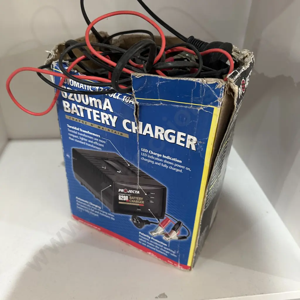 Battery charger Image 1++