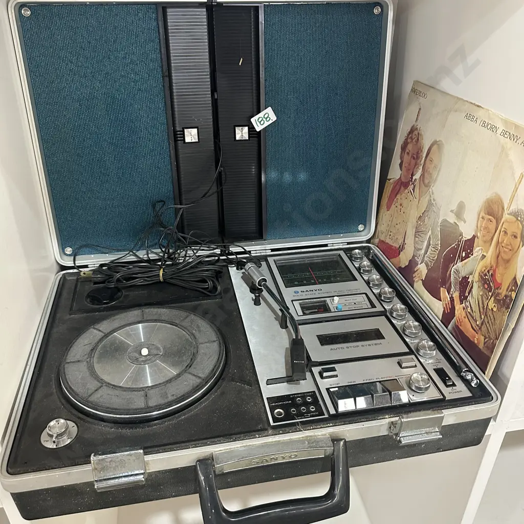 Retro portable 3n1 stereo -working plus ABBA LP Image 1++