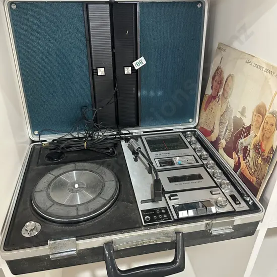 Retro portable 3n1 stereo -working plus ABBA LP