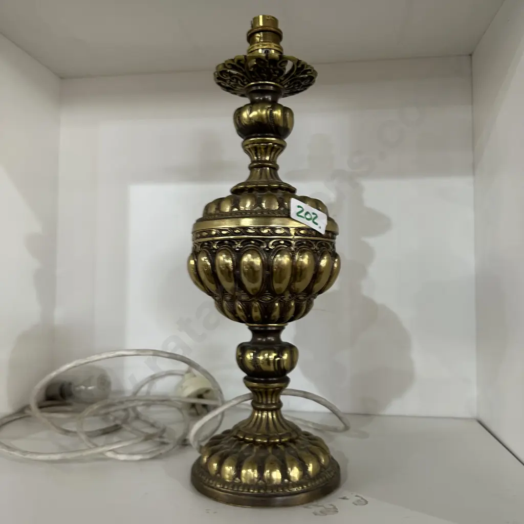 Heavy Brass lamp Image 1++