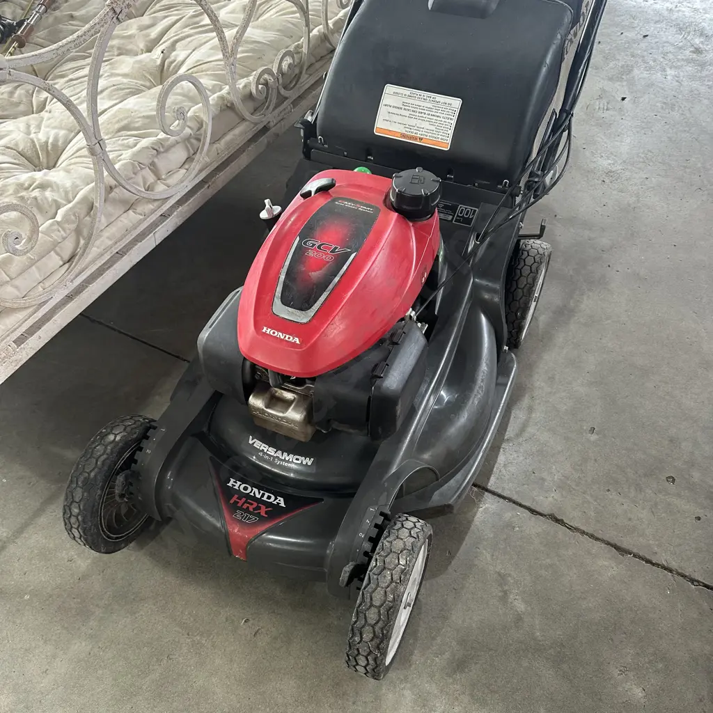 Lawn mower Image 1++