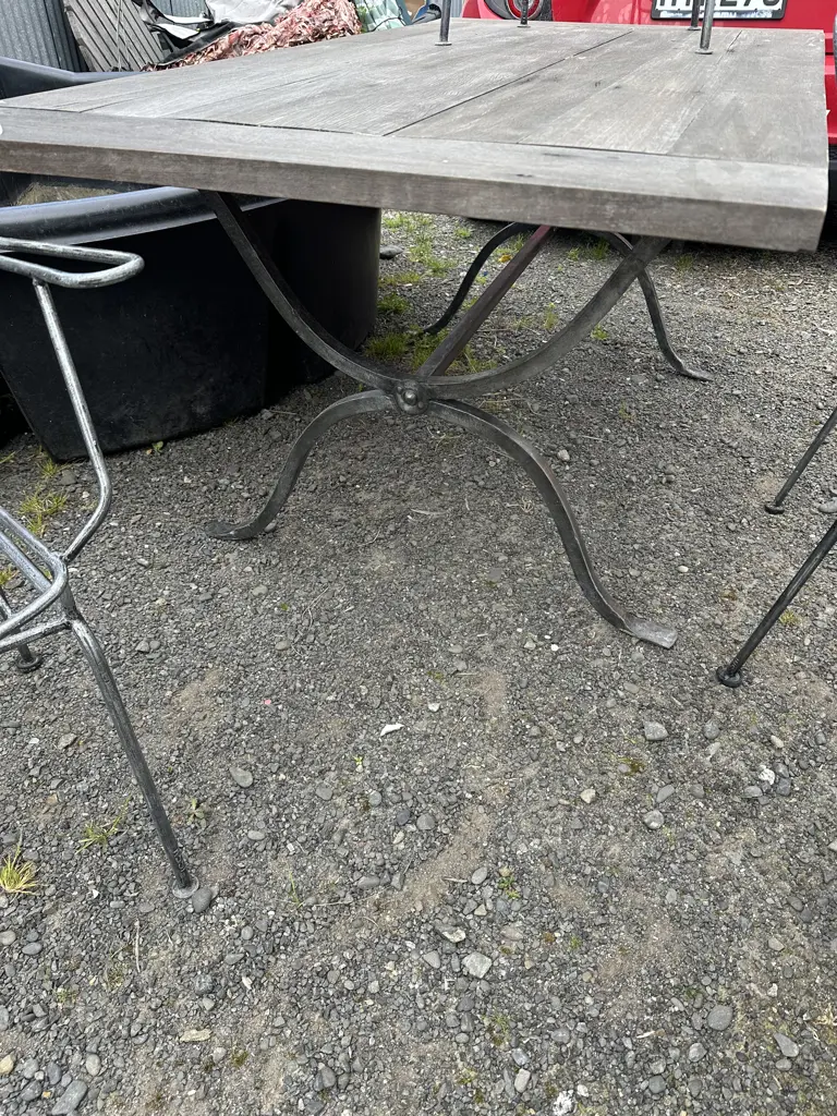Outdoor forged steel based table and 4 carver chairs  (2 photos) Image 1++