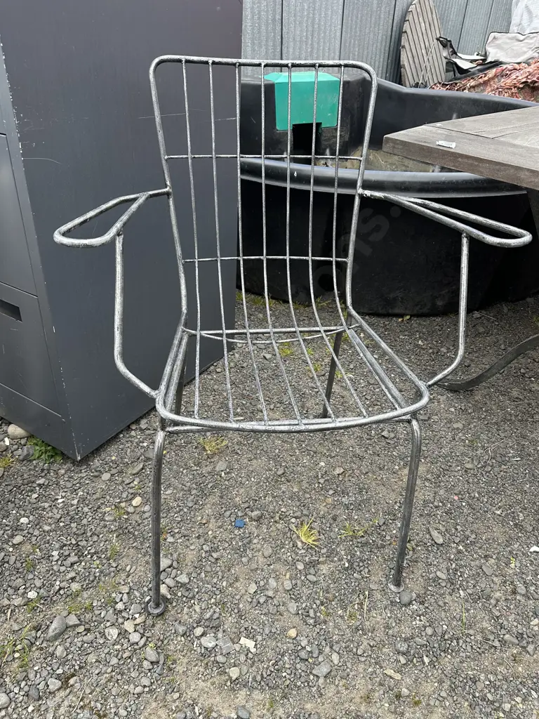 Outdoor forged steel based table and 4 carver chairs  (2 photos) Image 1++