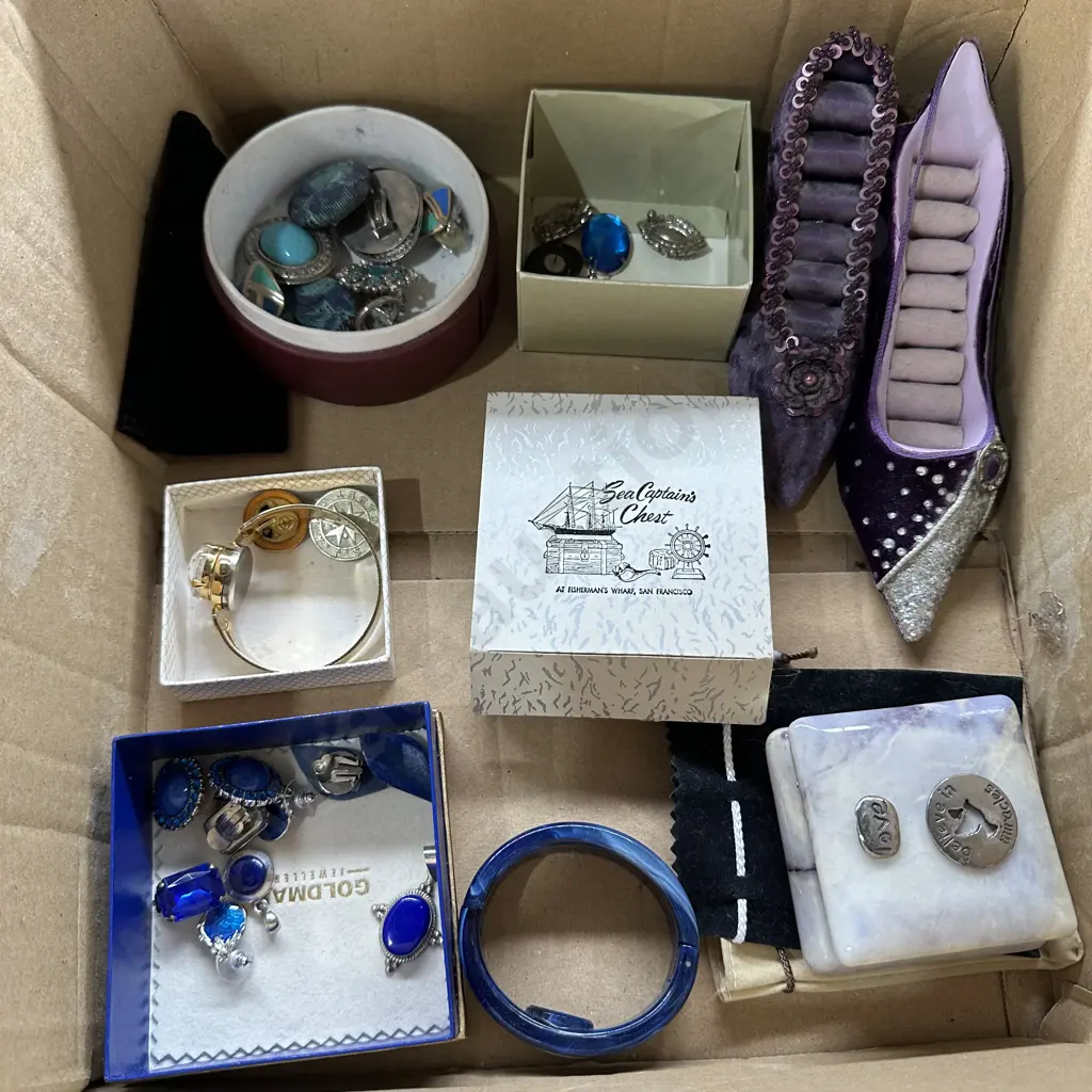 Costume jewellery Image 1++