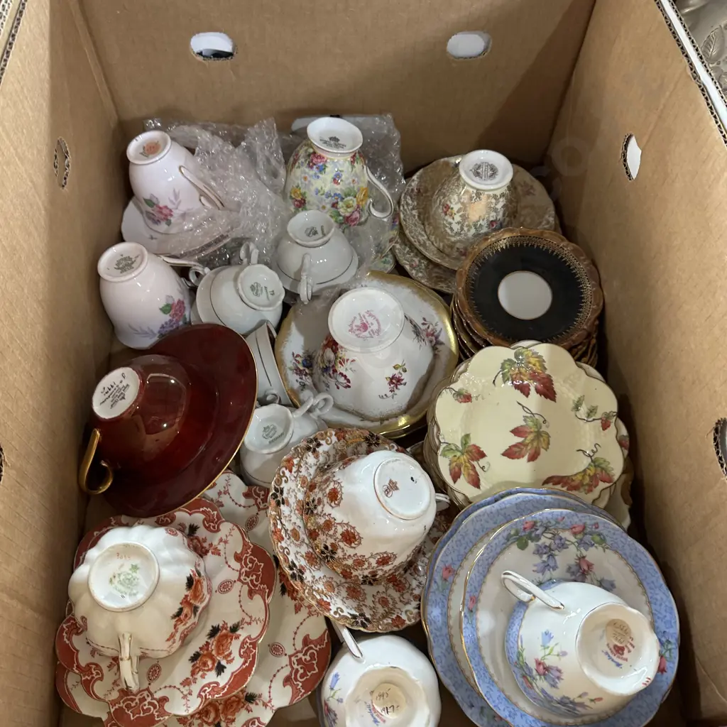 Box of English china Image 1++