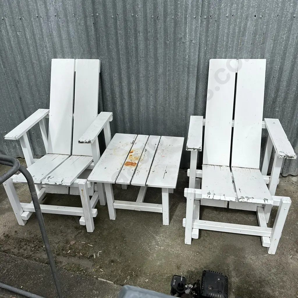 Classic old wooden poolside chairs Image 1++