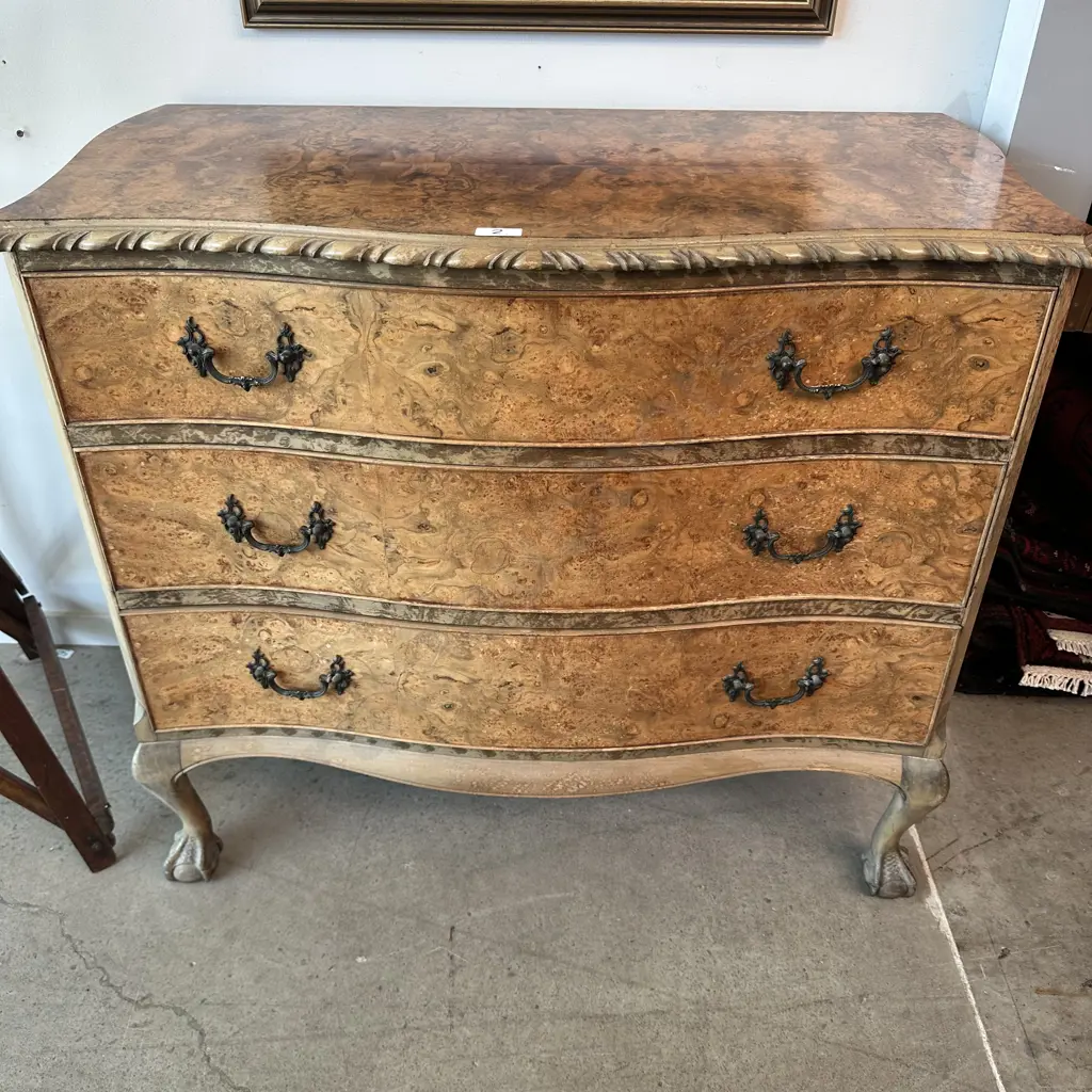 Burr Walnut Serpentine chest drawers Image 1++