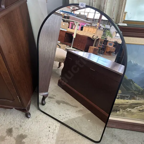 Mirror 900 x 600