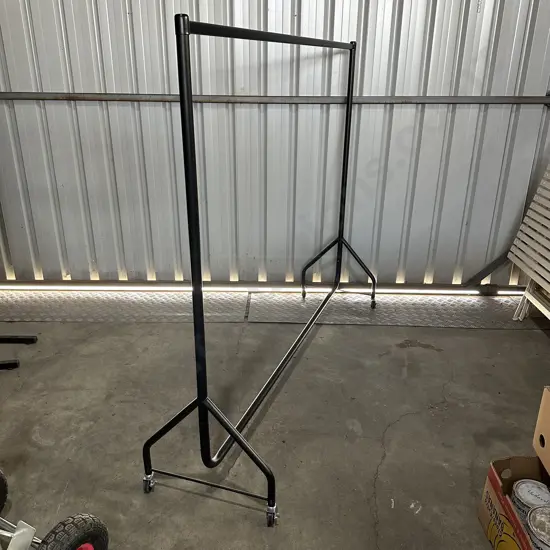 Shop clothes hanger 1800 long