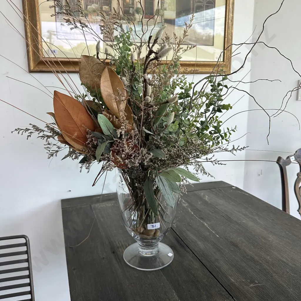 Glass vase and arrangement Image 1++