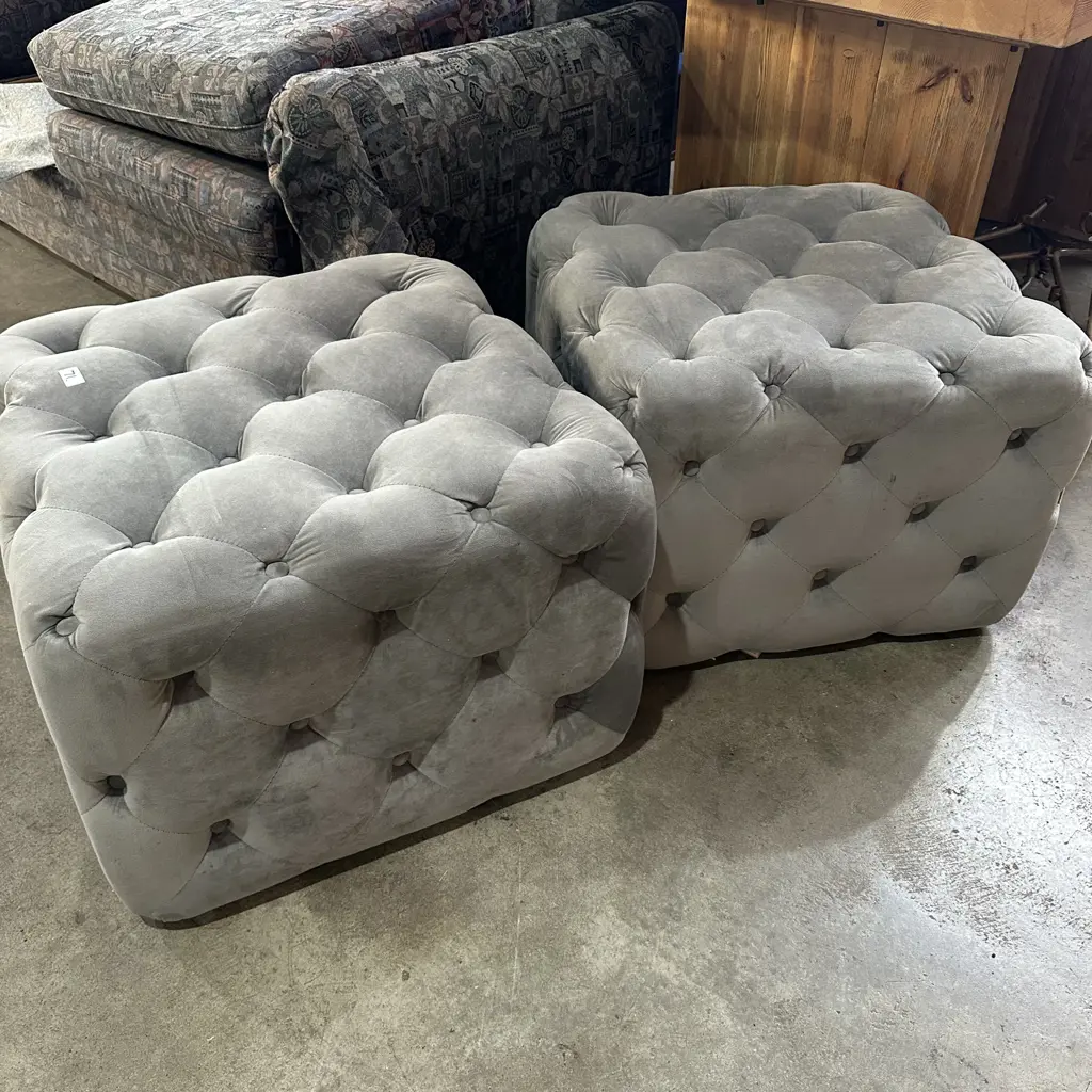 Pr buttoned ottomans Image 1++
