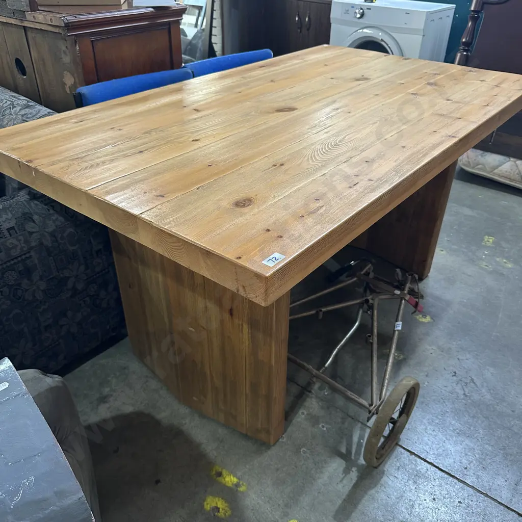 Solid wood Dining table 1530mmx890mm. Top 60mm thick Image 1++