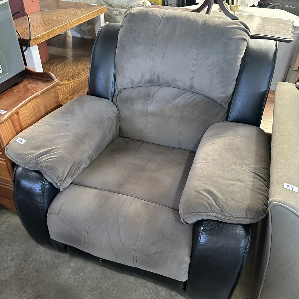 Lounge chair Image 1++
