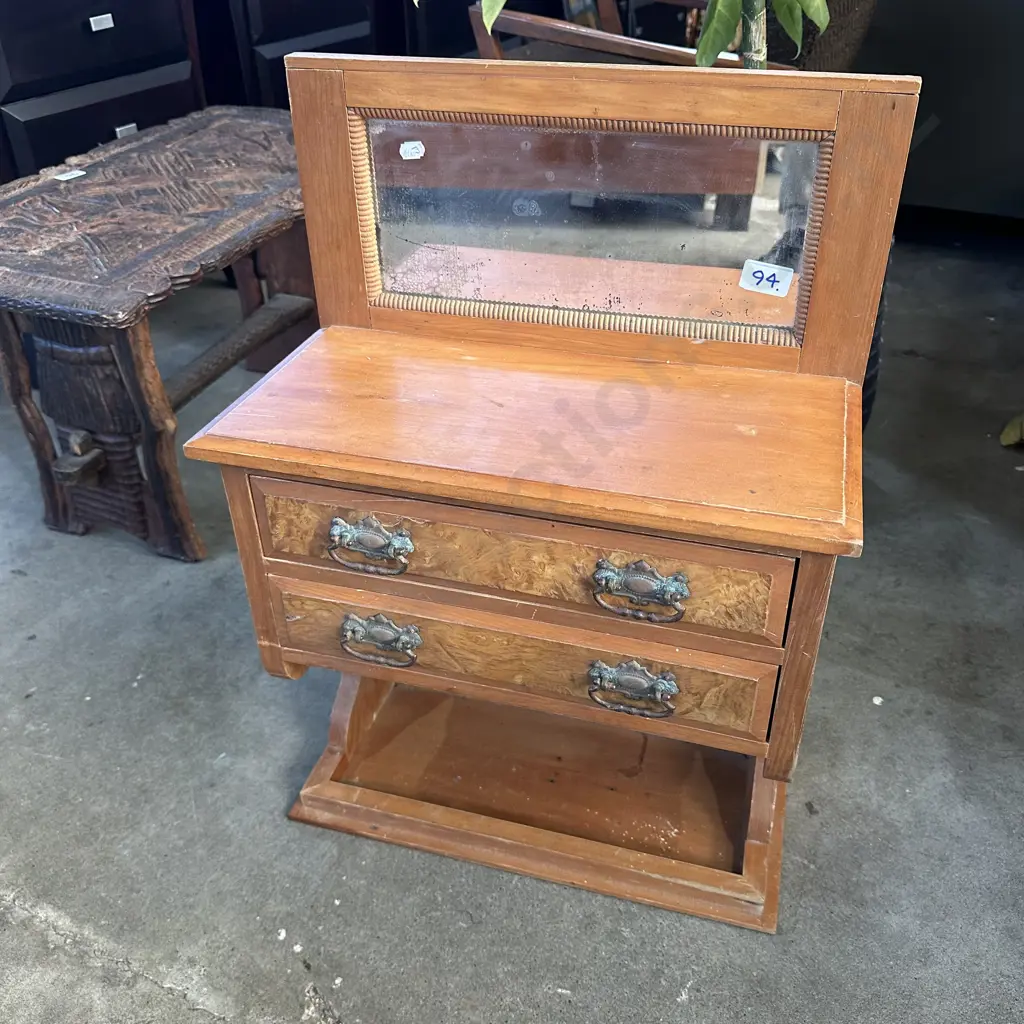 Kauri shaving stand Image 1++
