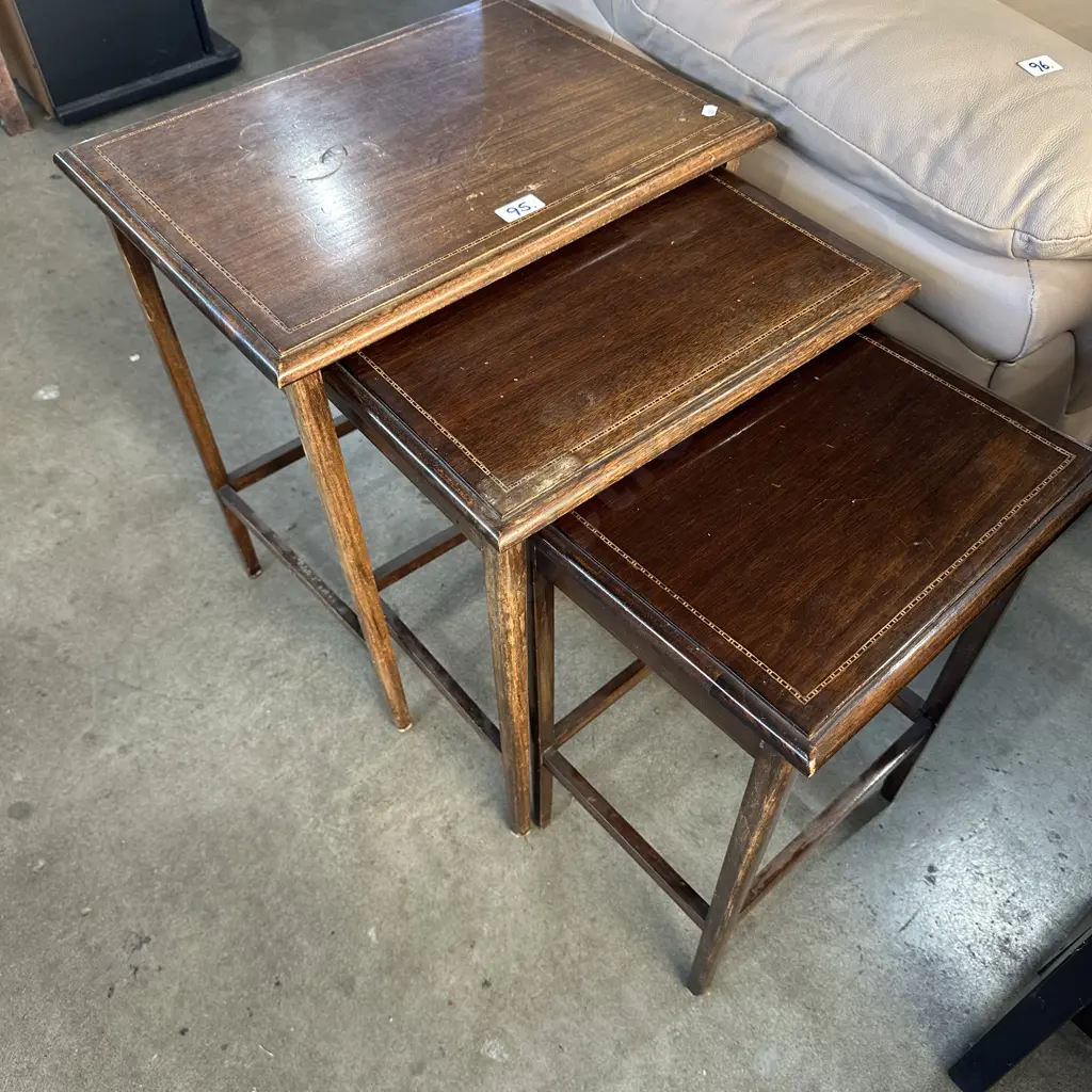 Nest of 3 Shereton Revival tables Image 1++