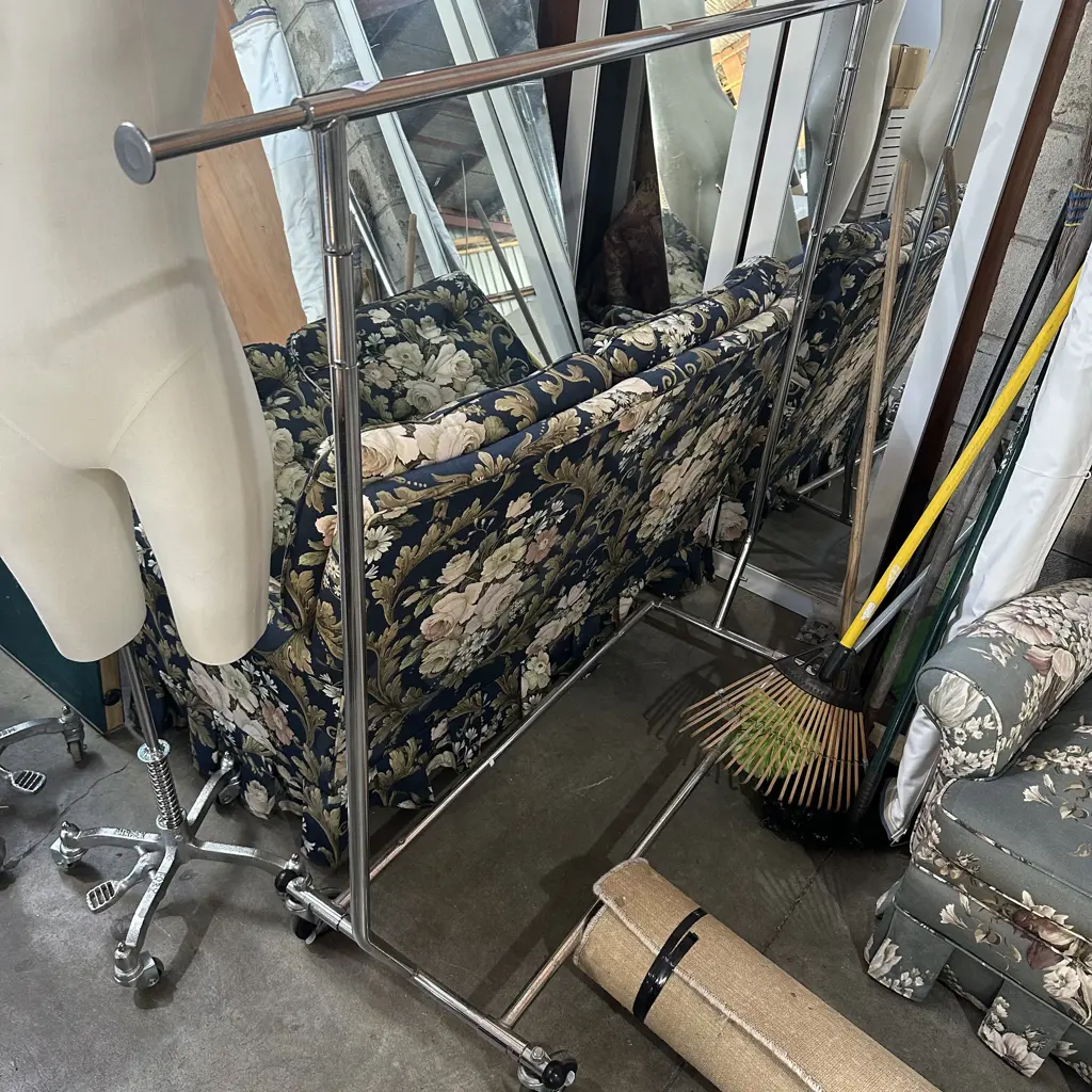 metal rolling rack Image 1++