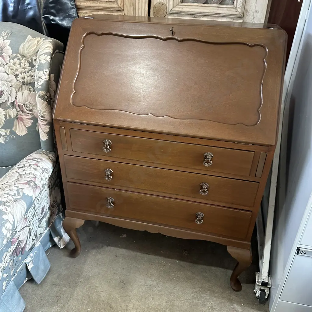 Solid Mahogany drop front writing desk - locks Image 1++
